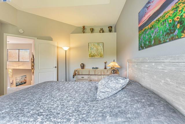 4001 W Lakeshore Drive, San Ramon CA: https://media.crmls.org/mediaz/de90e6a4-21bd-4ecf-b7c9-9cbd78c3cd83.jpg
