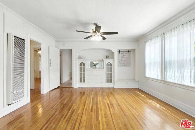 3521 W 58th Place, Los Angeles CA: https://media.crmls.org/mediaz/de9103fb-1e57-4999-aba6-cf17e322fe85.jpg