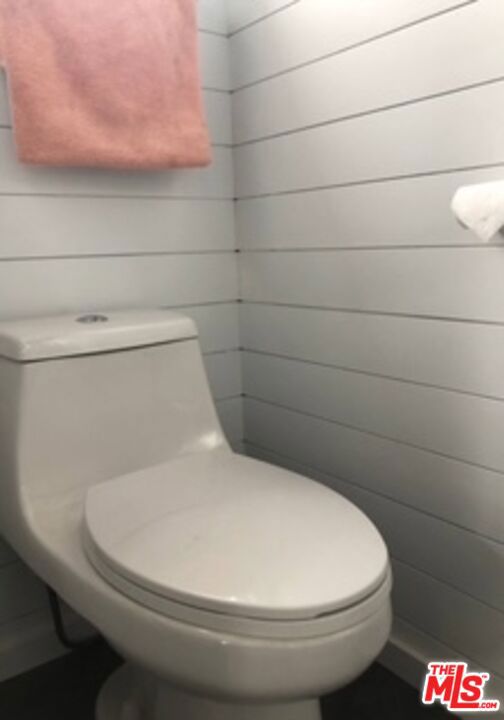 5840 White Feather Road, Joshua Tree CA: https://media.crmls.org/mediaz/de912e24-cdc6-4665-96bb-3231fafaeecd.jpg