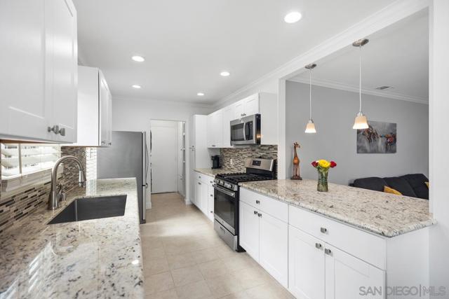 1106 E Santa Fe Ave, Fullerton CA: https://media.crmls.org/mediaz/de91d13d-aa6a-48ad-8093-66c126d70504.jpg