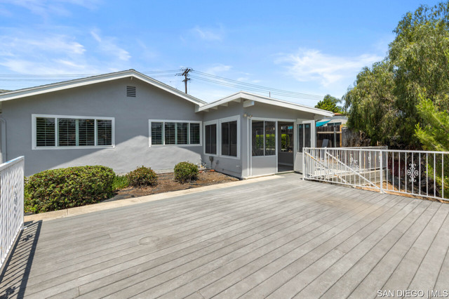 5799 Amarillo AVE, La Mesa CA: https://media.crmls.org/mediaz/de91e671-229a-4f16-b7f7-4aeca6ae17f9.jpg