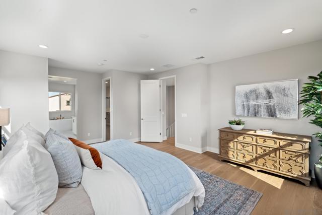 951 Visalia Pl, San Marcos CA: https://media.crmls.org/mediaz/de91f20c-a65a-44cd-935c-7c9601b34a82.jpg