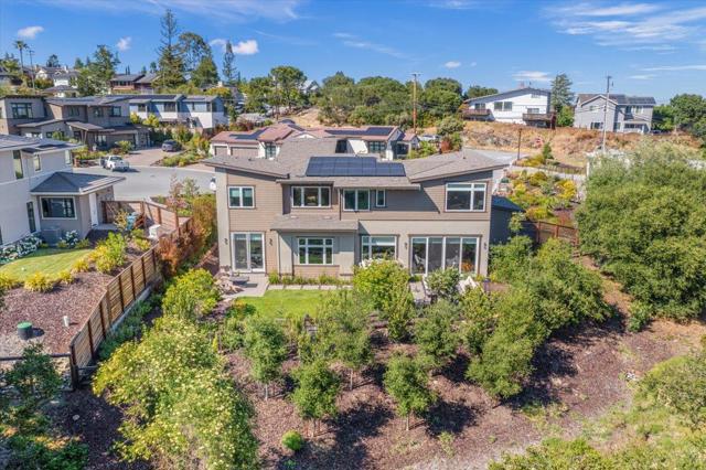 115 Wika Ranch Court, Redwood City CA: https://media.crmls.org/mediaz/de921784-ccdf-4226-aea8-52f9f8faad89.jpg