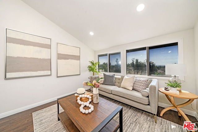 2366 Applewood Circle, Fullerton CA: https://media.crmls.org/mediaz/de923dc9-6f83-48f9-aee2-40d07a055186.jpg