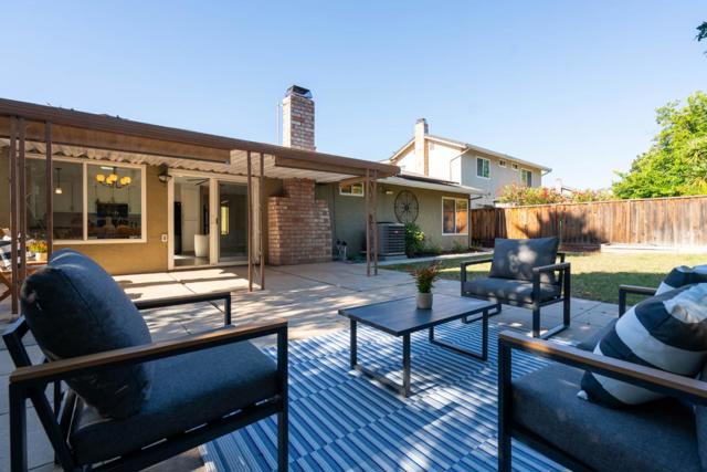 486 Fontanelle Court, San Jose CA: https://media.crmls.org/mediaz/de93395c-39d2-4e77-baa6-7da175764353.jpg