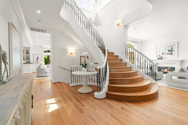 6 Zachary Court, Menlo Park CA: https://media.crmls.org/mediaz/de934cc3-81f8-4f3a-b74e-f1facecb128d.jpg
