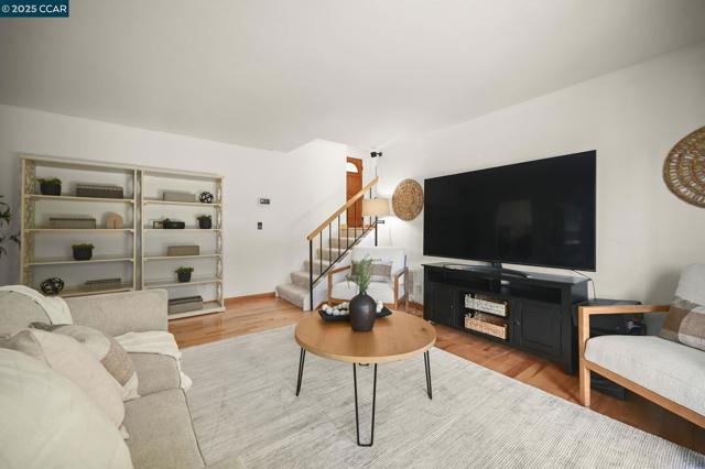 2 Kulani Ln, Pleasant Hill CA: https://media.crmls.org/mediaz/de94d97c-f1b6-4e15-b470-85cbc38b0bf9.jpg