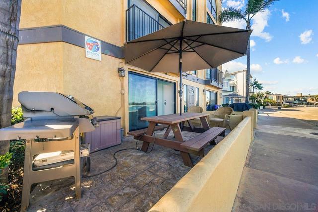 2808 Bayside Walk, San Diego CA: https://media.crmls.org/mediaz/de94de0d-2c0a-41e0-a3f3-5680cf823732.jpg