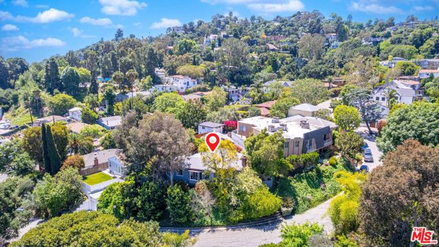 3217 Bennett Drive, Los Angeles CA: https://media.crmls.org/mediaz/de951abe-cc0a-4ba1-82d1-7da8e7d5ef26.jpg
