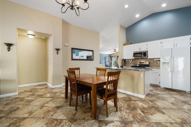 45315 Coldbrook Lane, La Quinta CA: https://media.crmls.org/mediaz/de95d178-7367-4cca-adf9-2b98d5eb05ac.jpg