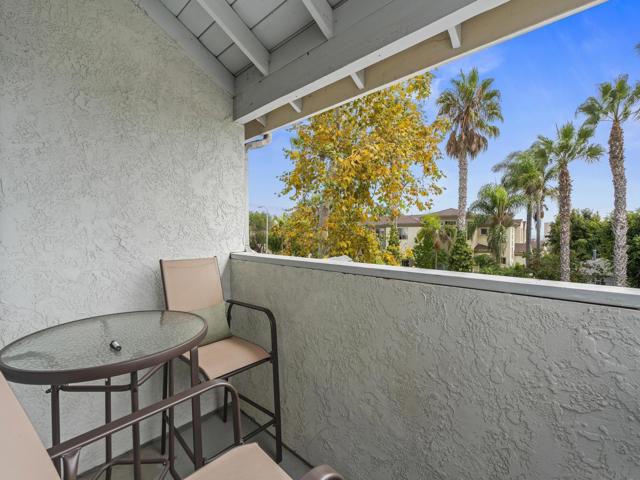 972 Sapphire Street, Pacific Beach (San Diego) CA: https://media.crmls.org/mediaz/de965463-7718-4edf-bbc6-76c45c7627d9.jpg