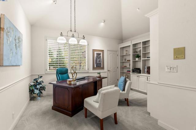 3146 Blackhawk Meadow Dr, Danville CA: https://media.crmls.org/mediaz/de96b39c-a58d-4a32-b265-3f0c98aae15e.jpg