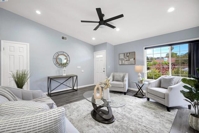 22633 Mossy Rock Drive, Hayward CA: https://media.crmls.org/mediaz/de96e7b0-de38-46a9-a972-209cbc6a9cf3.jpg