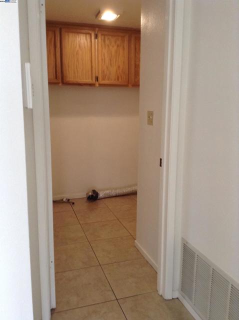149 Pelican Loop, Pittsburg CA: https://media.crmls.org/mediaz/de9752b7-86cf-4281-9f87-e82facca86fc.jpg