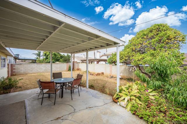 1264 Gaywood St, San Diego CA: https://media.crmls.org/mediaz/de9759db-9621-4758-a341-787df93f03fa.jpg