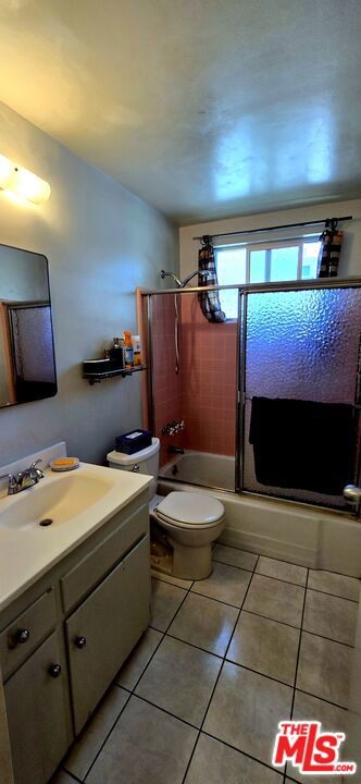 1433 N Martel Avenue, Los Angeles CA: https://media.crmls.org/mediaz/de981892-8cef-4680-afc9-43f3ca5a8c24.jpg