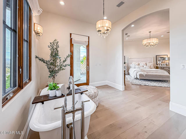 25877 Shady Oak Lane, Valencia CA: https://media.crmls.org/mediaz/de9864ef-3471-4d2e-bf37-86b13e5f3f7a.jpg