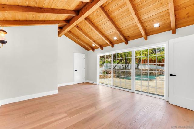 7105 Mimosa Dr, Carlsbad CA: https://media.crmls.org/mediaz/de98fb37-acac-4669-baa8-6f17bd8c350f.jpg