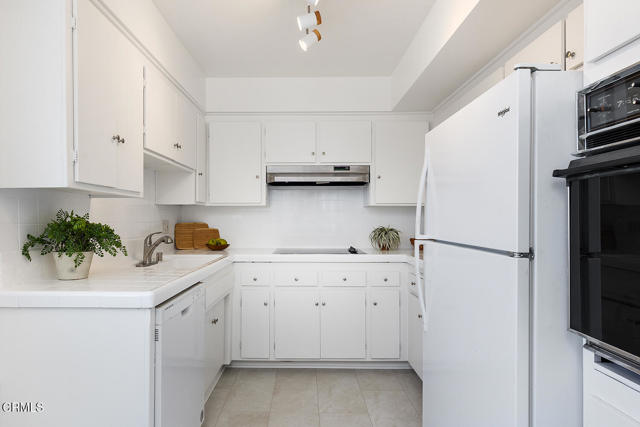 Detail Gallery Image 11 of 24 For 972 E California Bld #201,  Pasadena,  CA 91106 - 2 Beds | 2 Baths