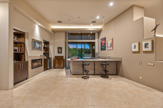 12 Boulder Lane, Rancho Mirage CA: https://media.crmls.org/mediaz/de992ac6-ed51-447d-b785-e64f80535124.jpg