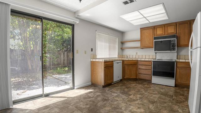 622 N Ahwanee Terrace, Sunnyvale CA: https://media.crmls.org/mediaz/de993869-29d2-4bf1-9fae-71244b034550.jpg