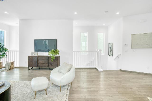 5792 Barley Rd, Dublin CA: https://media.crmls.org/mediaz/de99c3d6-3ee3-4854-9b0a-ad950b623767.jpg