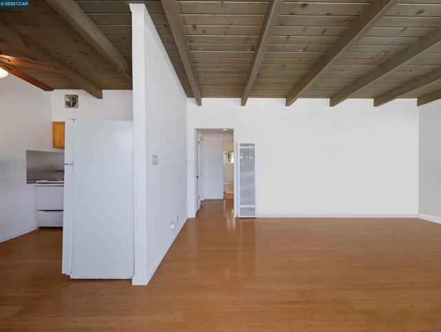 891 Bell Street, Lafayette CA: https://media.crmls.org/mediaz/de99c6dc-f9a7-4a94-a28e-f1815ea14ce7.jpg