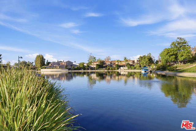 4370 Park Monte Nord, Calabasas CA: https://media.crmls.org/mediaz/de99dc6f-233f-4399-a4a5-449ef375ba1d.jpg