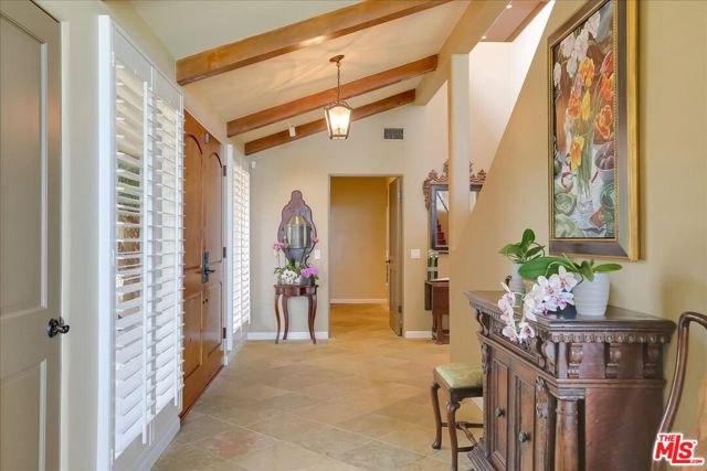 4099 Creciente Drive, Santa Barbara CA: https://media.crmls.org/mediaz/de9a9c6d-caa7-4074-b5d1-6c92df22b1e2.jpg