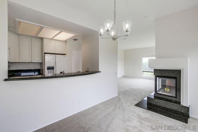 12122 Royal Birkdale Row, San Diego CA: https://media.crmls.org/mediaz/de9b372b-f9b4-4a0a-a082-31d1a7b53a50.jpg