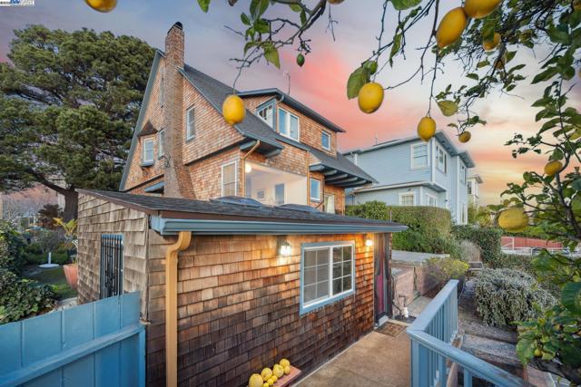 2000 CLINTON AVENUE, Alameda CA: https://media.crmls.org/mediaz/de9bafe7-2155-4b7d-aed9-186d720ed041.jpg