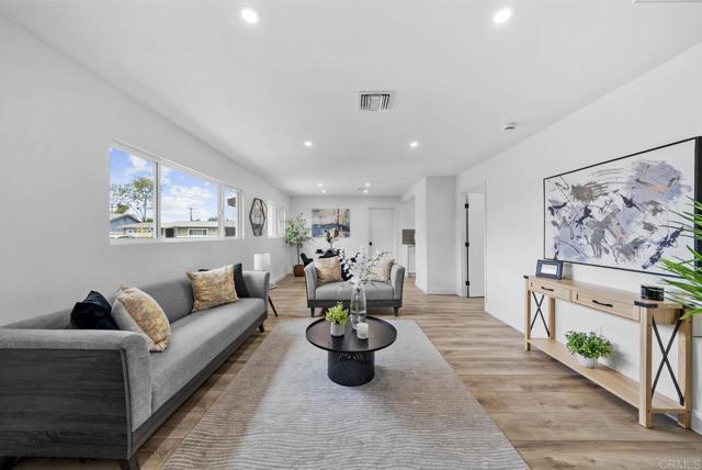 5243 Tara Place, San Diego CA: https://media.crmls.org/mediaz/de9bd48e-0125-4e53-b47f-ffcc9925ed6b.jpg