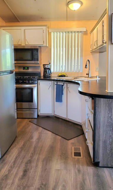 94 Armenia Drive, Cathedral City CA: https://media.crmls.org/mediaz/de9bf5cd-7832-4bf9-9f96-055b3a11c057.jpg