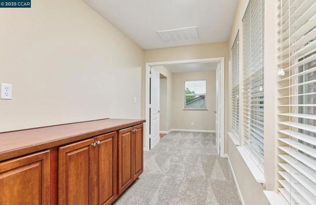 4874 Snowy Egret Way, Oakley CA: https://media.crmls.org/mediaz/de9c739e-88fe-4311-8a8c-218655a778cc.jpg