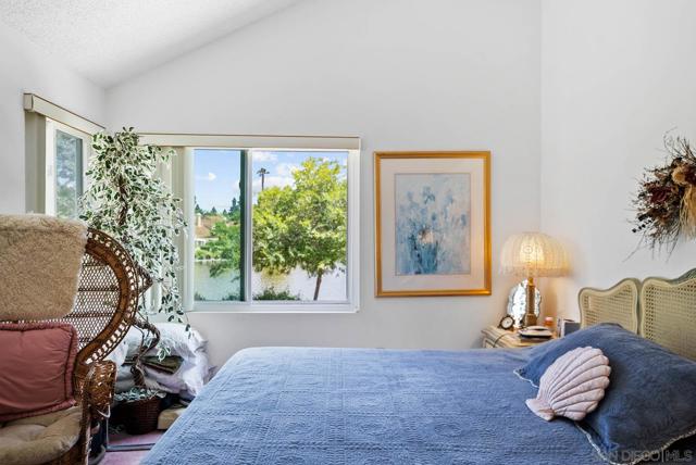 2100 Northshore Drive, Chula Vista CA: https://media.crmls.org/mediaz/de9c8fc3-ac57-4e1f-9304-159a9bc6b5b6.jpg