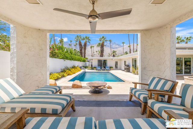 2130 S Toledo Avenue, Palm Springs CA: https://media.crmls.org/mediaz/de9ce328-6a43-489b-92e8-971db0f453fe.jpg