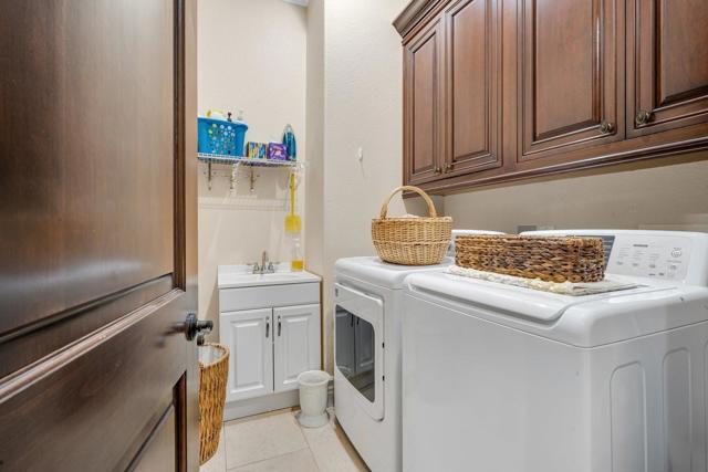 3903 Aborn Road, San Jose CA: https://media.crmls.org/mediaz/de9cf29f-9d49-49a1-a96d-02b8e1c2db23.jpg