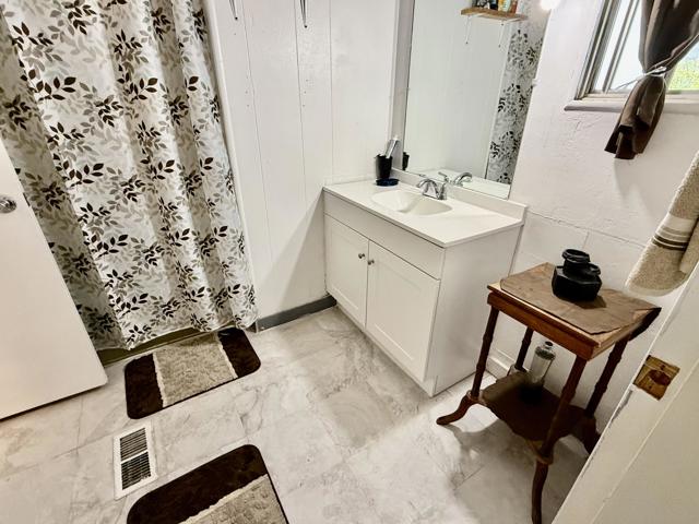 32220 San Miguelito Drive, Thousand Palms CA: https://media.crmls.org/mediaz/de9d2243-4e4b-4548-a82a-0df0b215fb5c.jpg