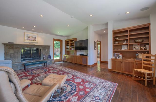 3 Playa Boulevard, Watsonville CA: https://media.crmls.org/mediaz/de9da2a9-7307-43da-81ab-152bac140ffe.jpg
