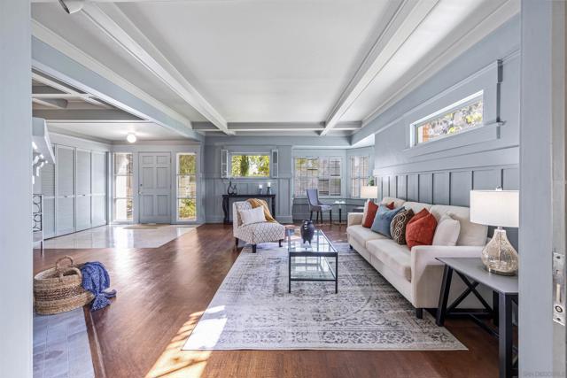 4229 Saint James Place, San Diego CA: https://media.crmls.org/mediaz/de9dcef4-5404-45ad-a5f3-fea02c7853b8.jpg
