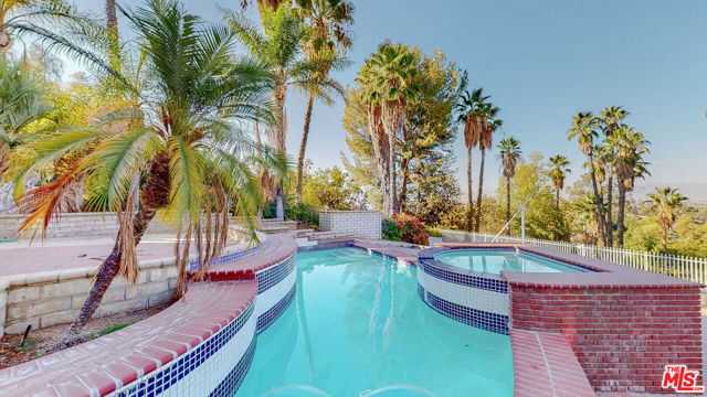 Image 4 of 55 For 2357 Knob Hill Drive