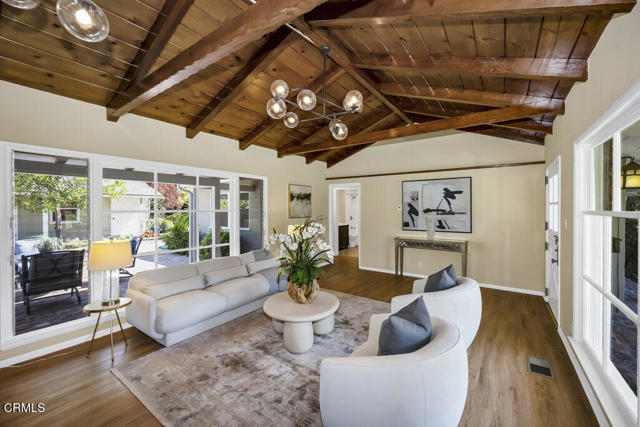 41 E Bonita Avenue, Sierra Madre CA: https://media.crmls.org/mediaz/de9e6103-d882-4e6f-b281-05e46bd0942a.jpg