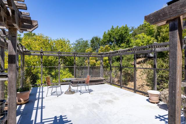 994 Laurel Grove Drive, Soquel CA: https://media.crmls.org/mediaz/de9e8086-bb8f-4a45-8ae1-4de7308e21ae.jpg