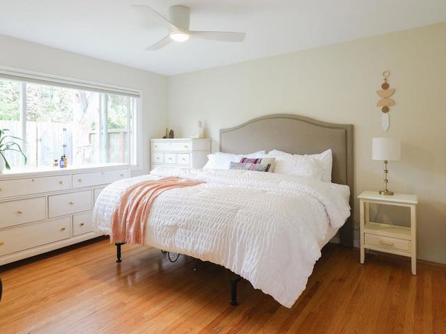 1087 Rio Vista Drive, Pacifica CA: https://media.crmls.org/mediaz/de9f96fe-e539-4a7f-b2e4-0f6d0320322d.jpg