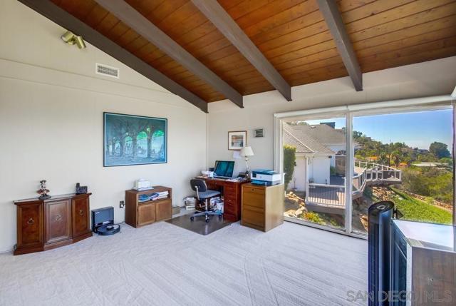 4742 Mount Helix Drive, La Mesa CA: https://media.crmls.org/mediaz/de9fe322-0f52-449f-9913-42d168891f12.jpg