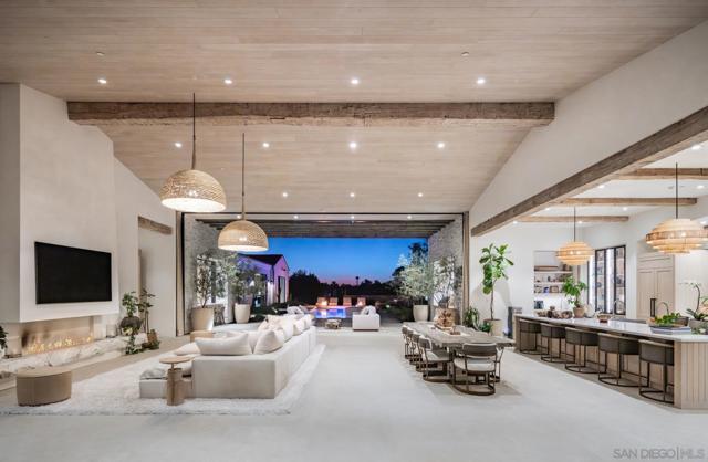 14783 Roxbury Terr., Rancho Santa Fe CA: https://media.crmls.org/mediaz/dea0c5a5-fac2-4e2d-a856-d690fbdc7d8e.jpg