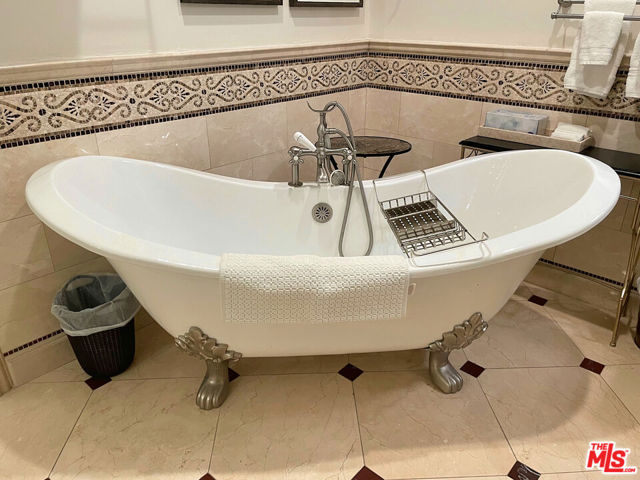 1601 Alisa Estate, Santa Barbara CA: https://media.crmls.org/mediaz/dea10f4b-58fb-474d-8353-700579b7db0e.jpg