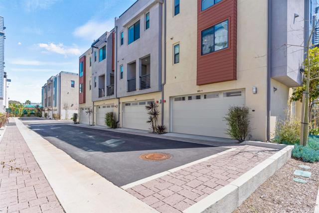 Detail Gallery Image 28 of 34 For 1573 Vista Del Mar Way #4,  Oceanside,  CA 92054 - 3 Beds | 3/1 Baths