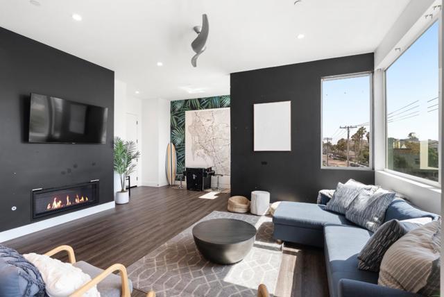 508 N Tremont Street, Oceanside CA: https://media.crmls.org/mediaz/dea139ae-dc20-4b2d-ac9d-3a372a883d55.jpg