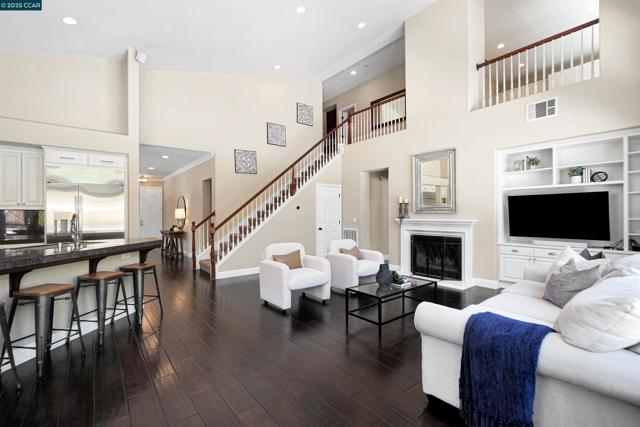 139 Shelterwood Ln, Danville CA: https://media.crmls.org/mediaz/dea145d0-ca92-4351-817a-e05758112550.jpg